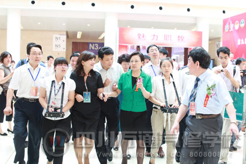 國家教育部魯昕副部長參觀成果展