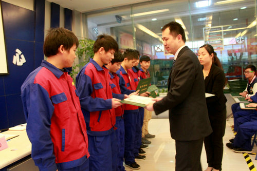 HԞ鮅I(y)Cl(f)I(y)C