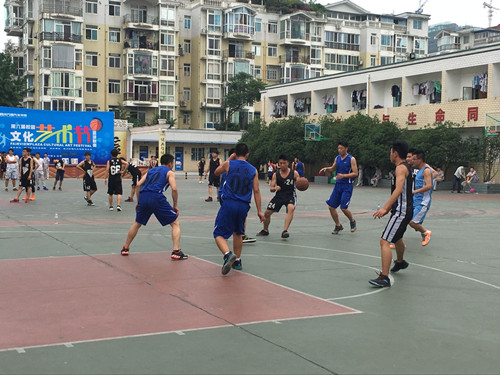 這是被圍攻的節奏啊