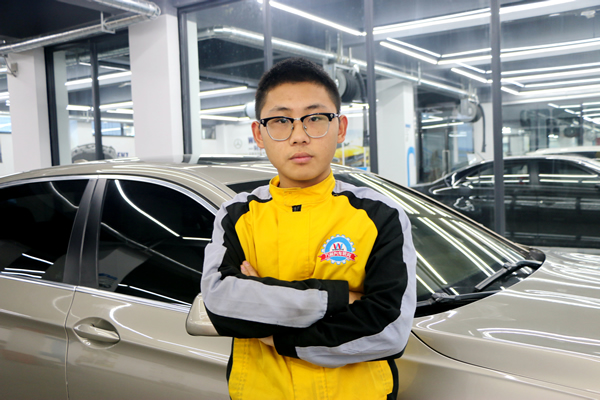 萬通學子李源用優異的成績報答父母