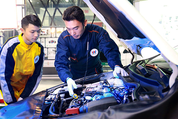 萬通學子整車檢查實訓操作